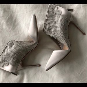 Vince Camuto, Obin Lace 4” heels.